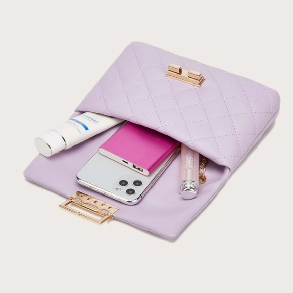 Quilted Chain Crossbody or clutch bag - Picture 3 of 14